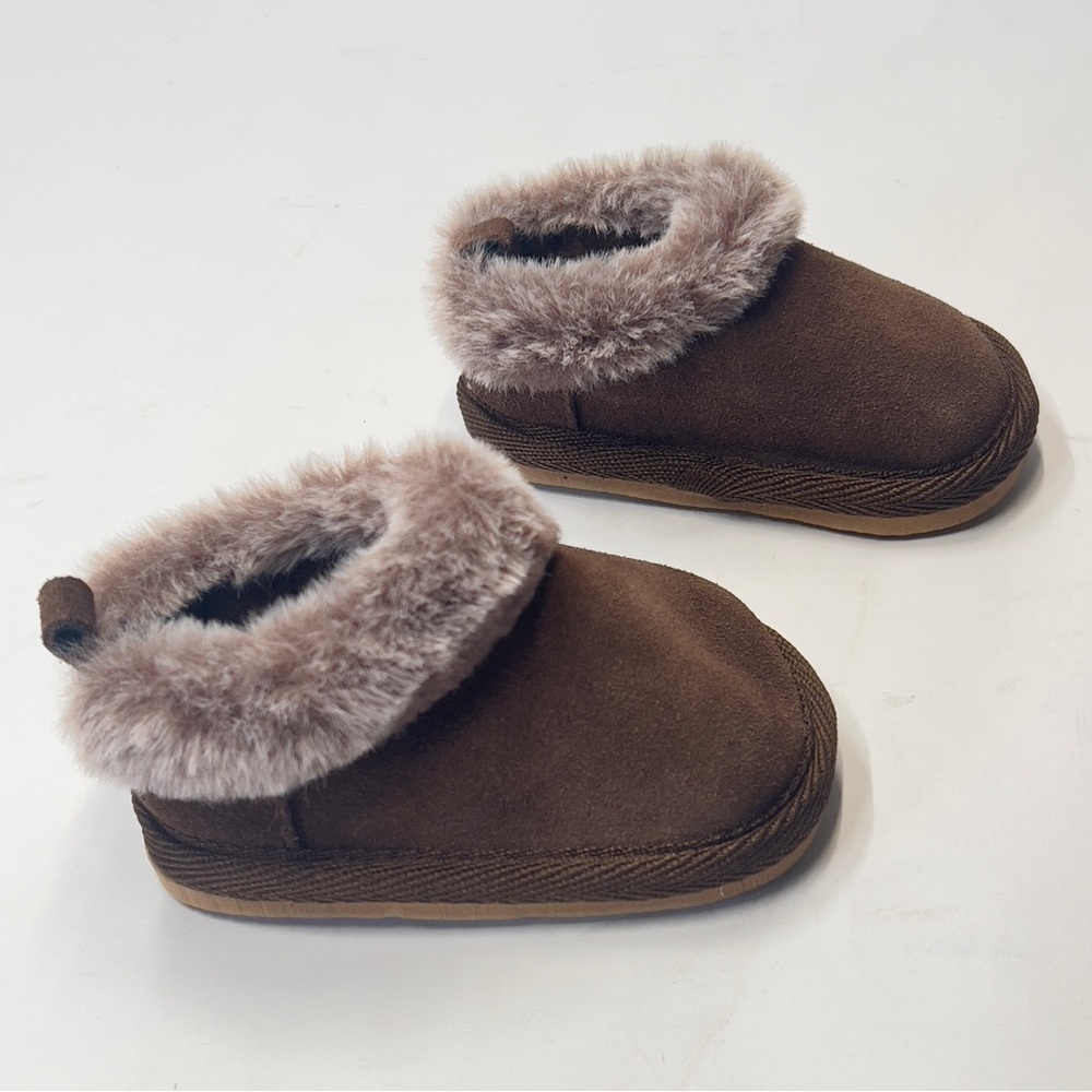 BEARPAW child’s brown Booties With Fur 0/6 months
